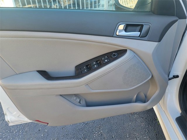 Used 2015 Kia Optima EX image 10