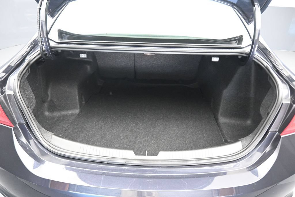 Used 2023 Chevrolet Malibu LT FWD image 40