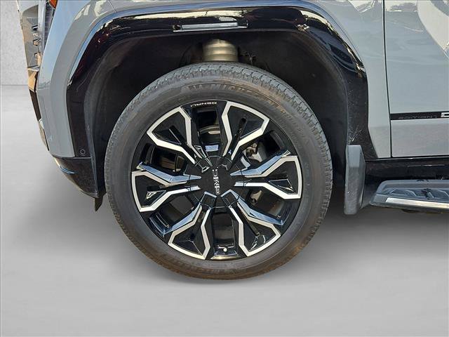 Used 2024 GMC Sierra EV Denali AWD/4WD image 19