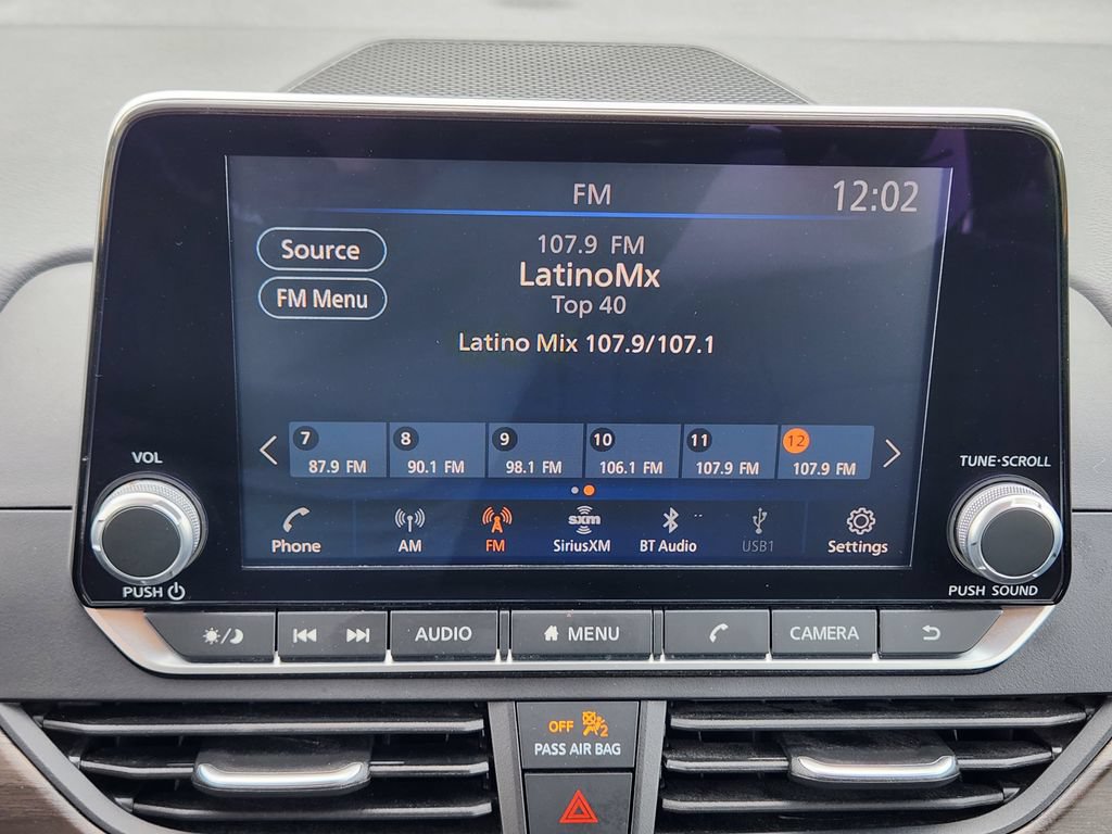 Used 2025 Nissan Altima 2.5 SV FWD image 17