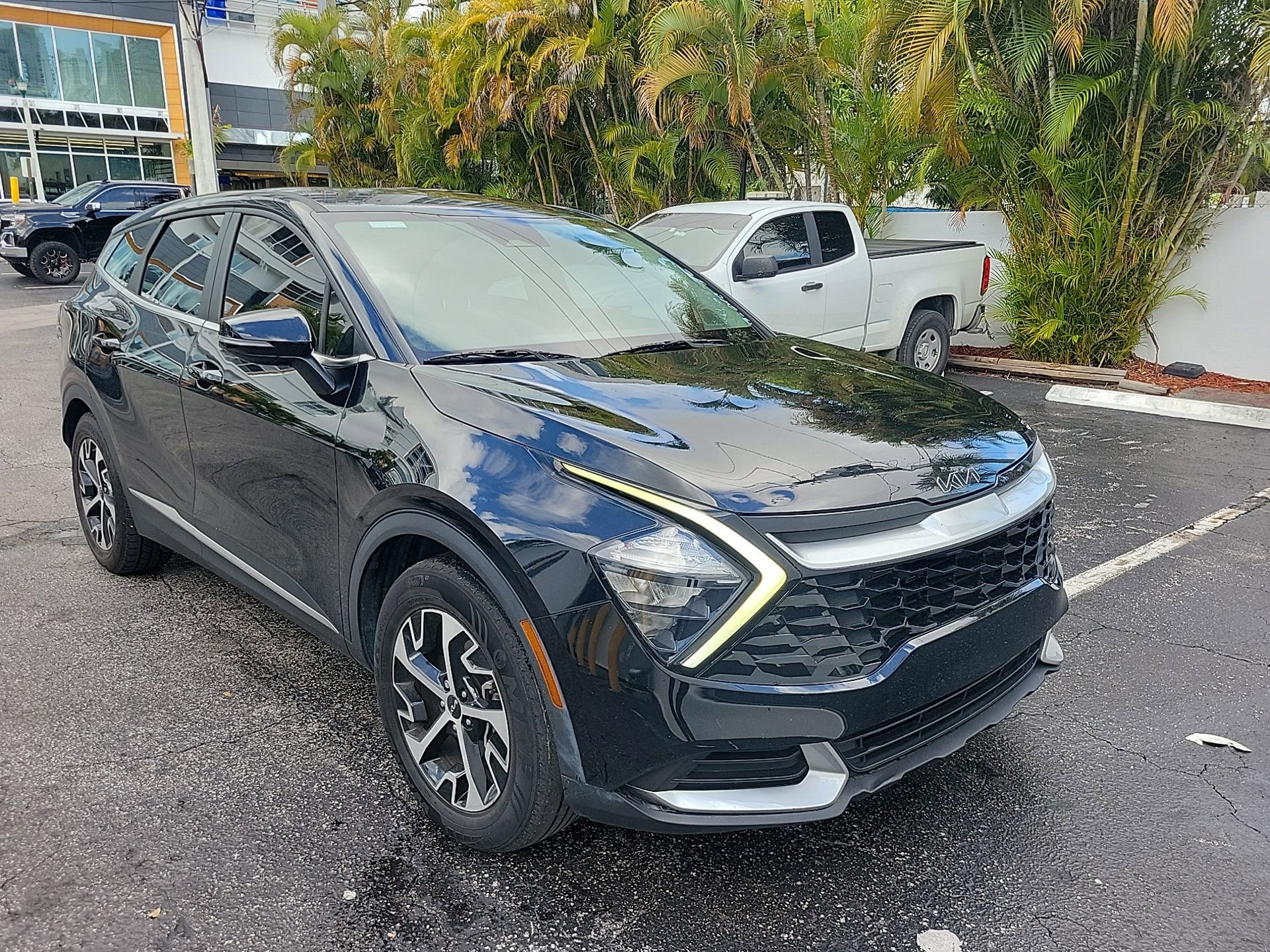 Used 2023 Kia Sportage EX image 6