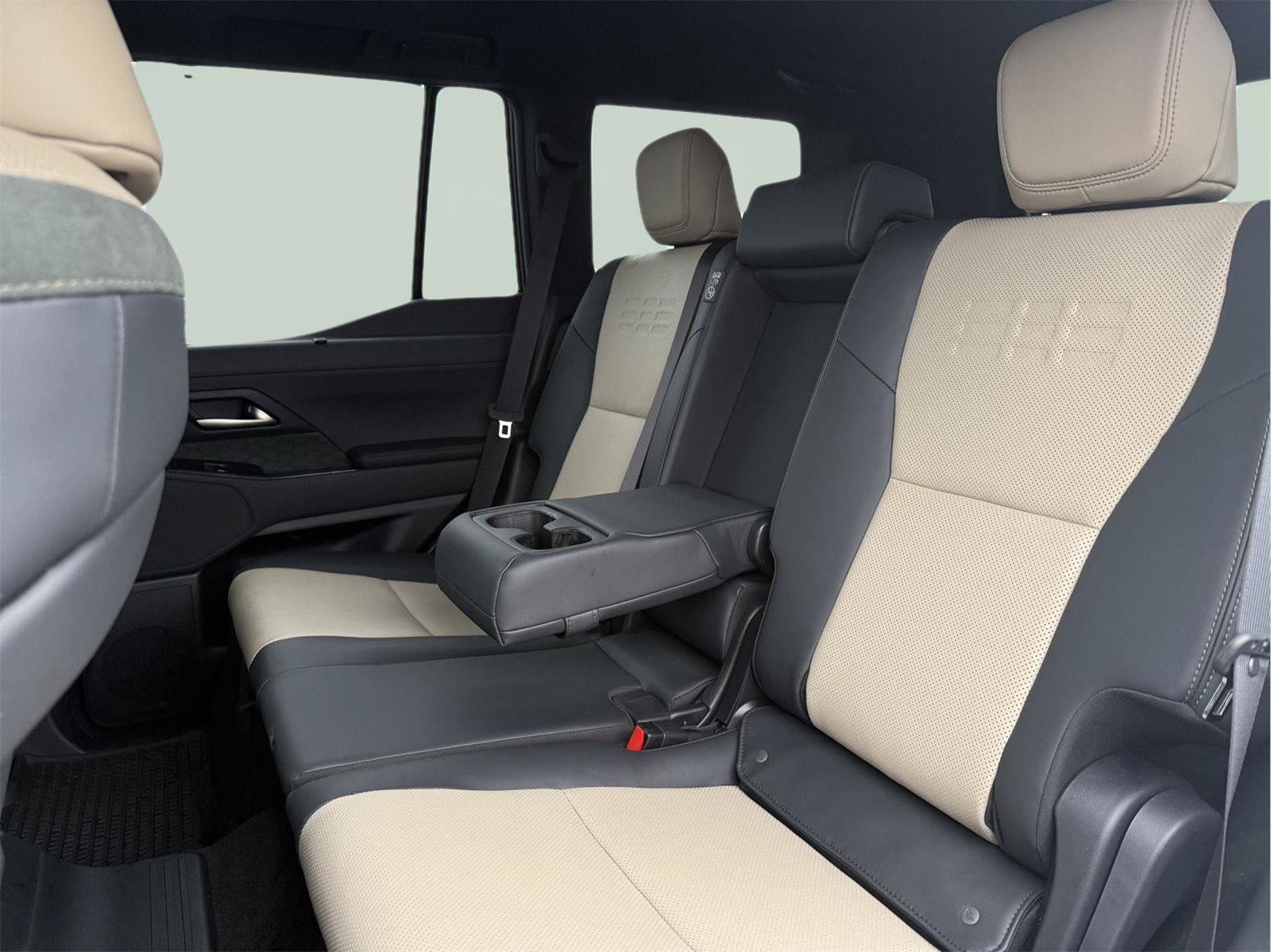 Used 2024 Lexus GX 550 image 24