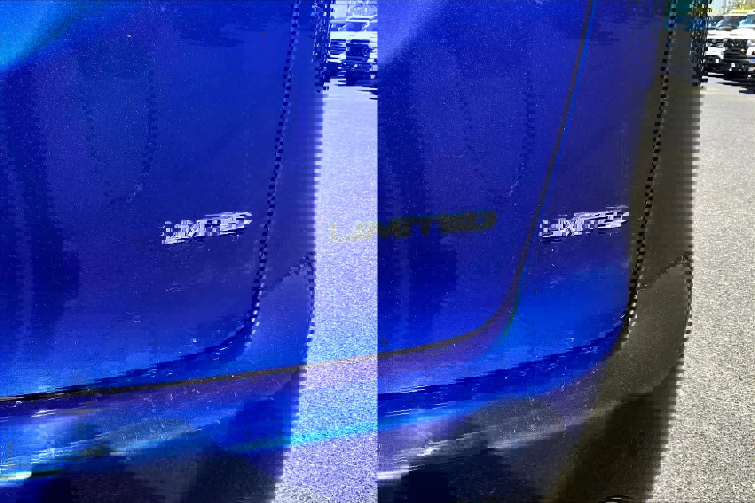 Used 2020 Chrysler Pacifica Limited image 7