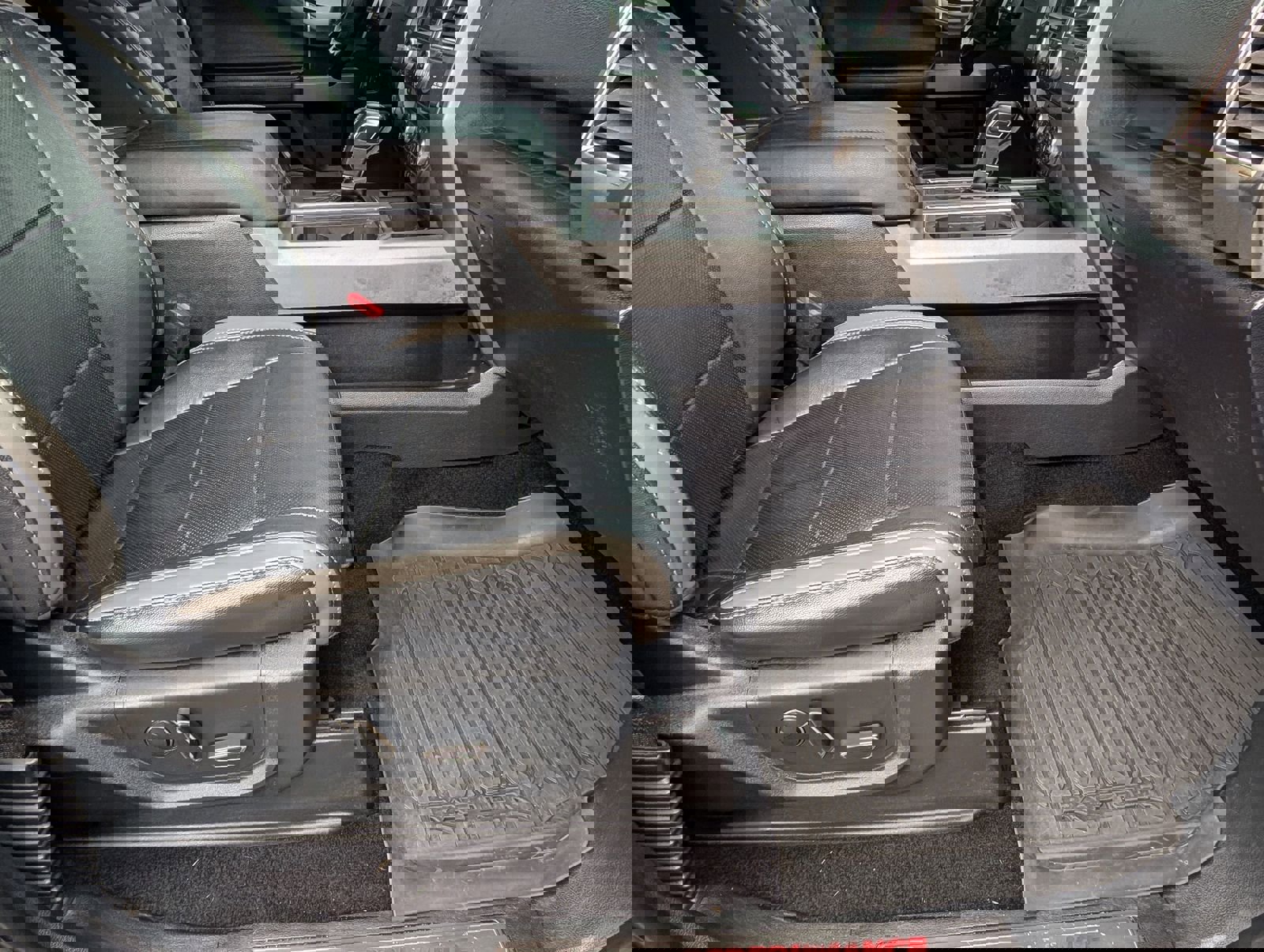 Used 2017 Ford F150 Raptor w/ Equipment Group 802A Luxury image 31