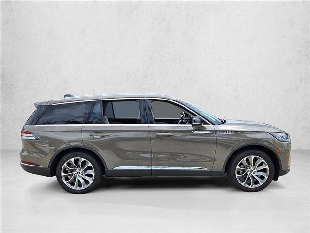 Used 2025 Lincoln Aviator Reserve AWD/4WD image 4
