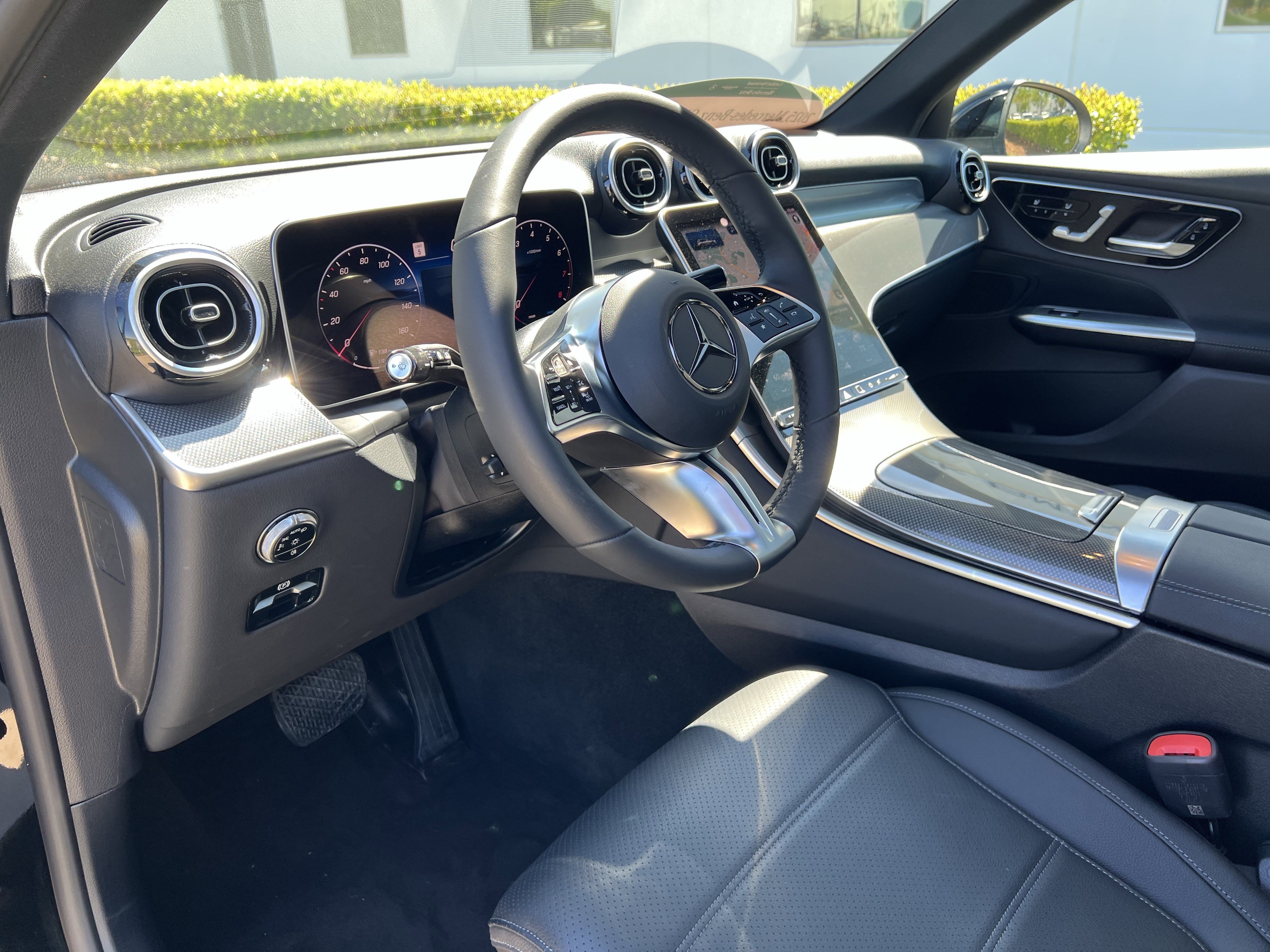 Certified 2025 Mercedes-Benz GLC 300 image 17