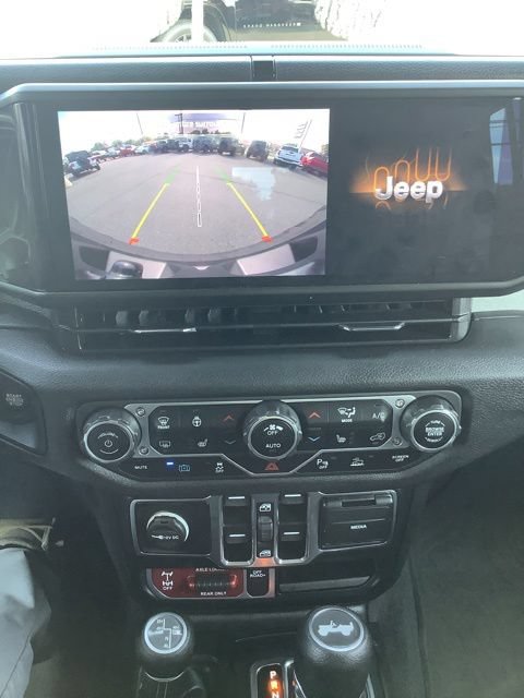 Certified 2024 Jeep Wrangler Unlimited AWD/4WD image 23