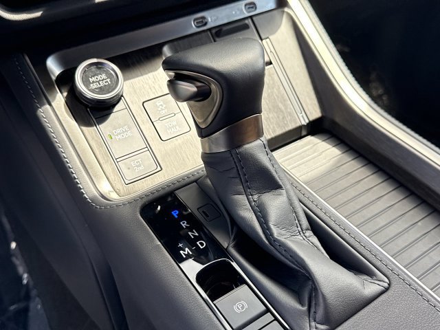 Certified 2025 Lexus GX 550 w/ Cold Area Package AWD/4WD image 20
