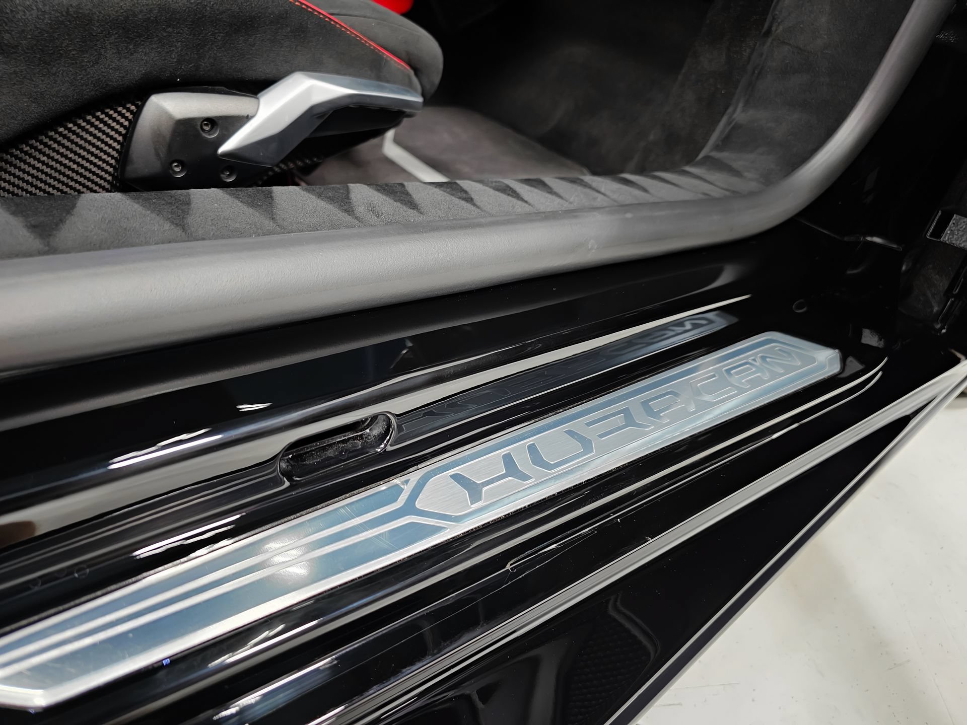 Used 2023 Lamborghini Huracan STO RWD image 36