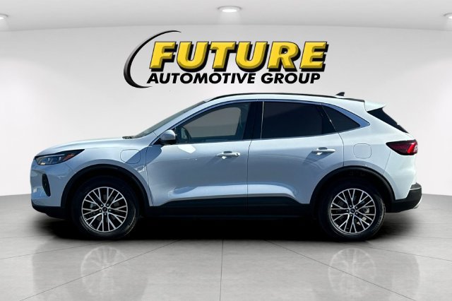 Used 2025 Ford Escape SE w/ PHEV Premium Package FWD image 6