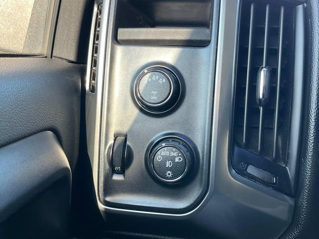 Used 2018 Chevrolet Silverado 1500 LT w/ All Star Edition image 30