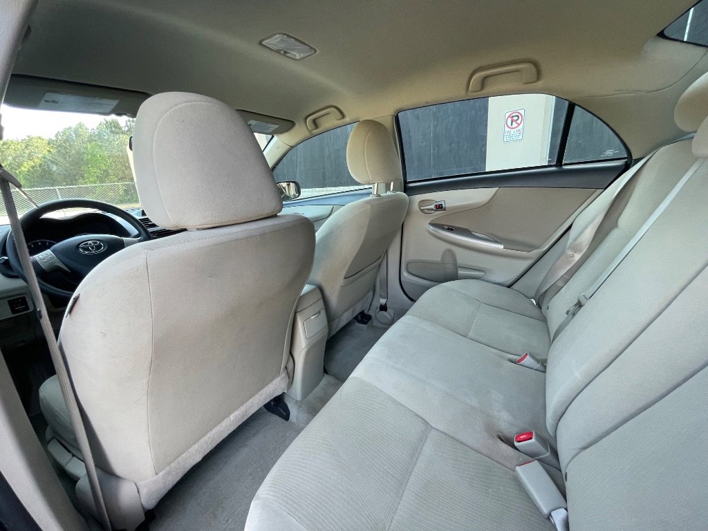 Used 2013 Toyota Corolla LE image 27