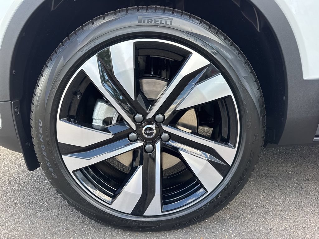 New 2026 Volvo XC40 B5 Plus w/ Climate Package AWD/4WD image 28