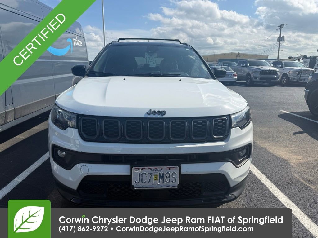 Used 2024 Jeep Compass Latitude w/ Convenience Group image 1