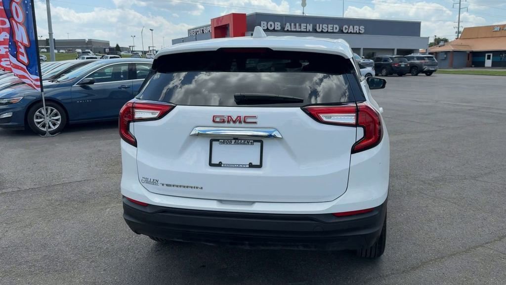 Used 2024 GMC Terrain SLE FWD image 6