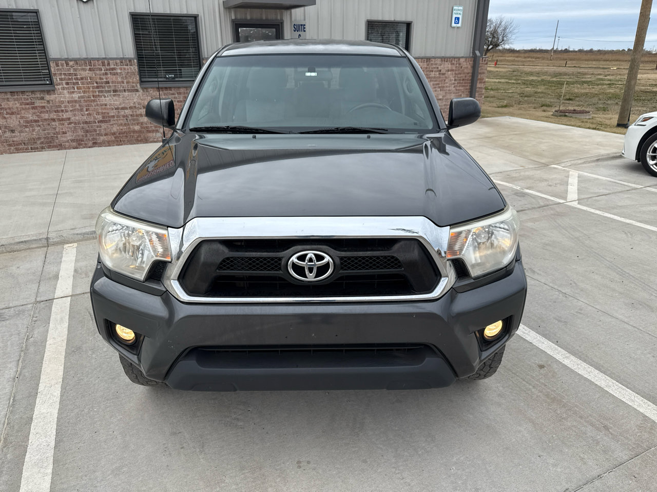 Used 2014 Toyota Tacoma 4x4 Double Cab w/ SR5 Package image 4