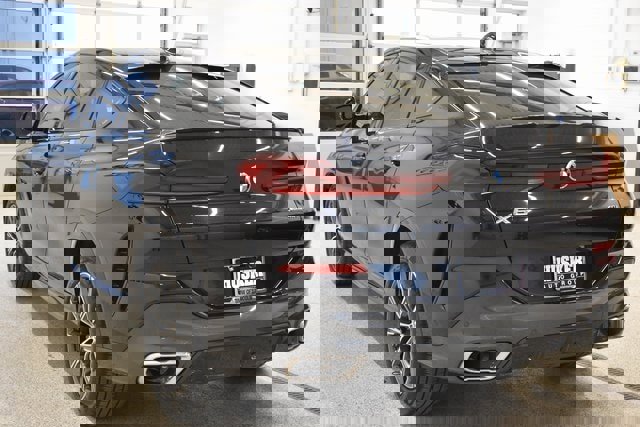 Used 2022 BMW X6 xDrive40i w/ M Sport Package image 10