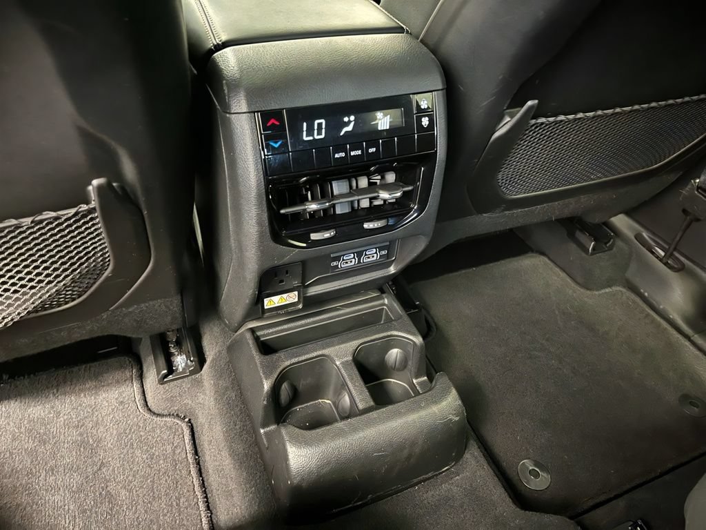 Used 2024 Jeep Grand Cherokee L Laredo w/ Luxury Tech Group I AWD/4WD image 28