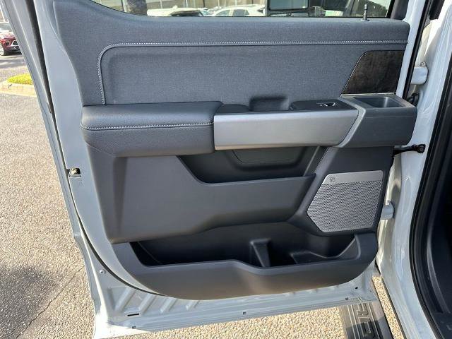 Certified 2026 Ford F250 Lariat w/ Black Appearance Package image 16