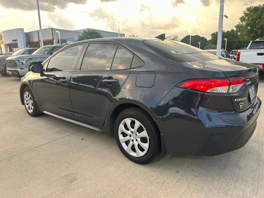 Used 2026 Toyota Corolla LE FWD image 4