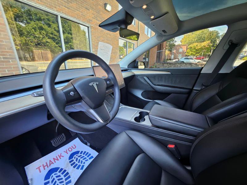 Used 2022 Tesla Model Y Long Range AWD/4WD image 36