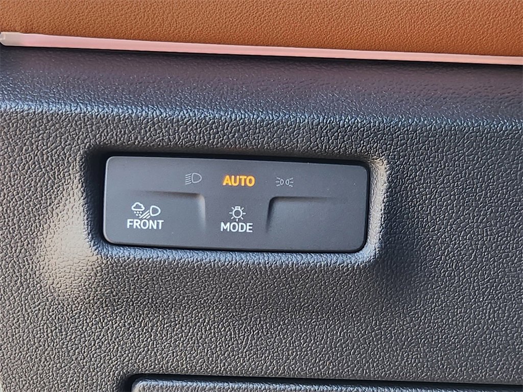 New 2026 Volkswagen Tiguan SEL R-Line image 16