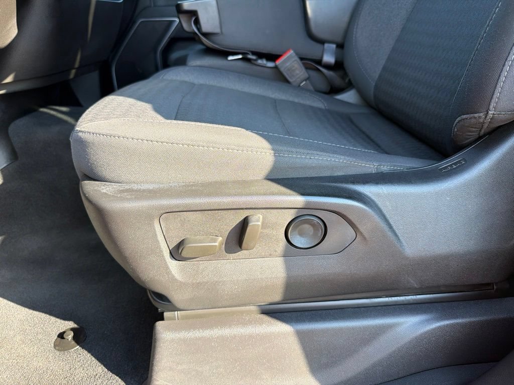 Used 2025 Chevrolet Silverado 1500 LT AWD/4WD image 11