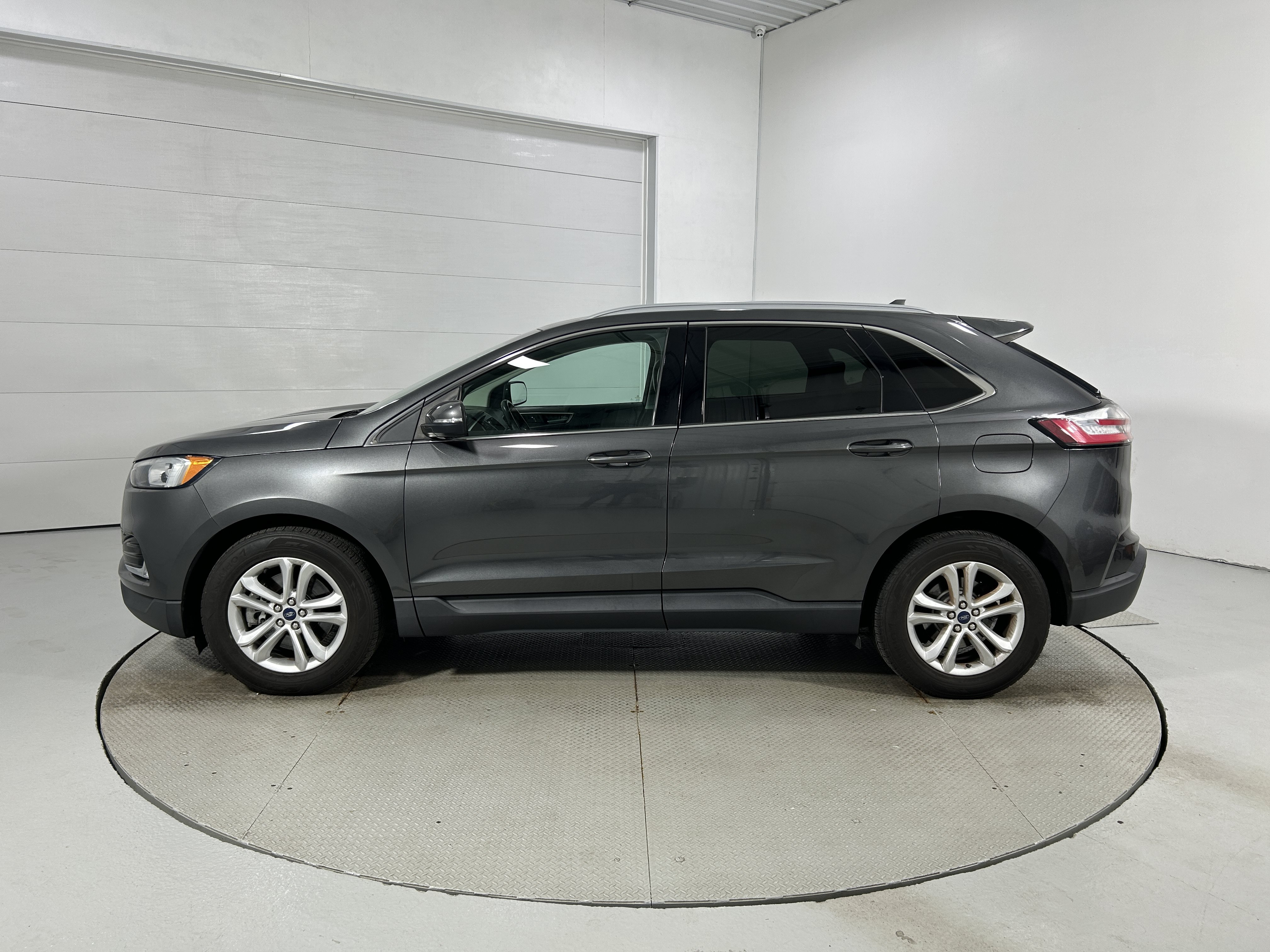 Used 2020 Ford Edge SEL w/ Convenience Package AWD/4WD image 21