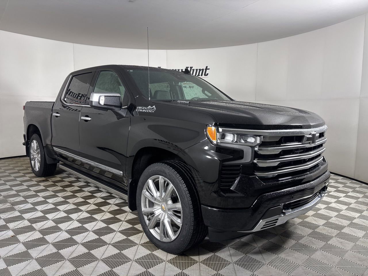Used 2023 Chevrolet Silverado 1500 High Country w/ High Country Premium Package image 3