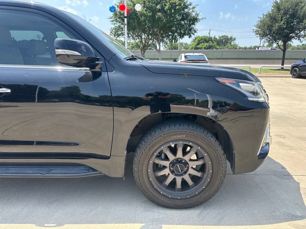 Used 2017 Lexus LX 570 4WD w/ Luxury Package image 7