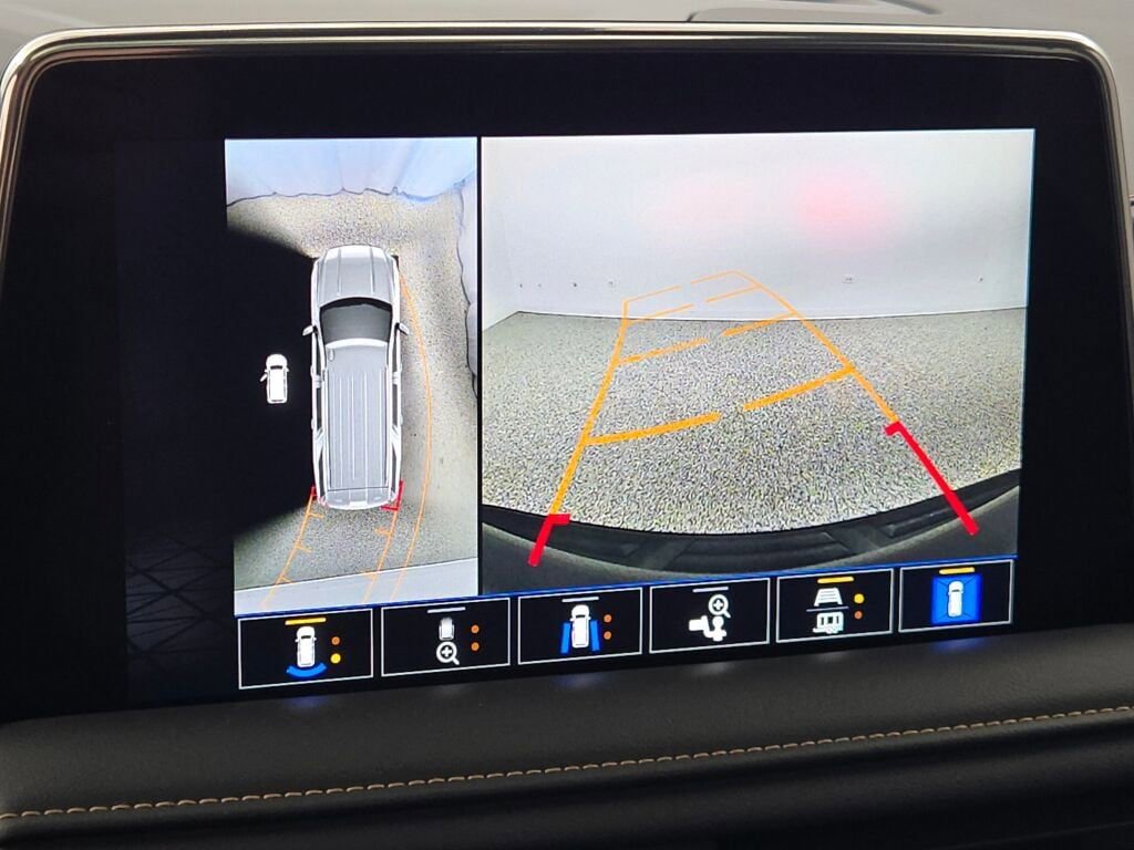 Used 2023 GMC Yukon AT4 image 35