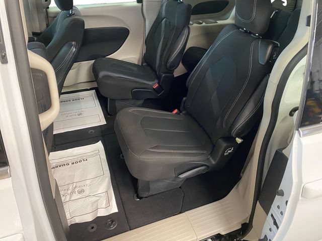 Used 2023 Chrysler Voyager LX FWD image 16