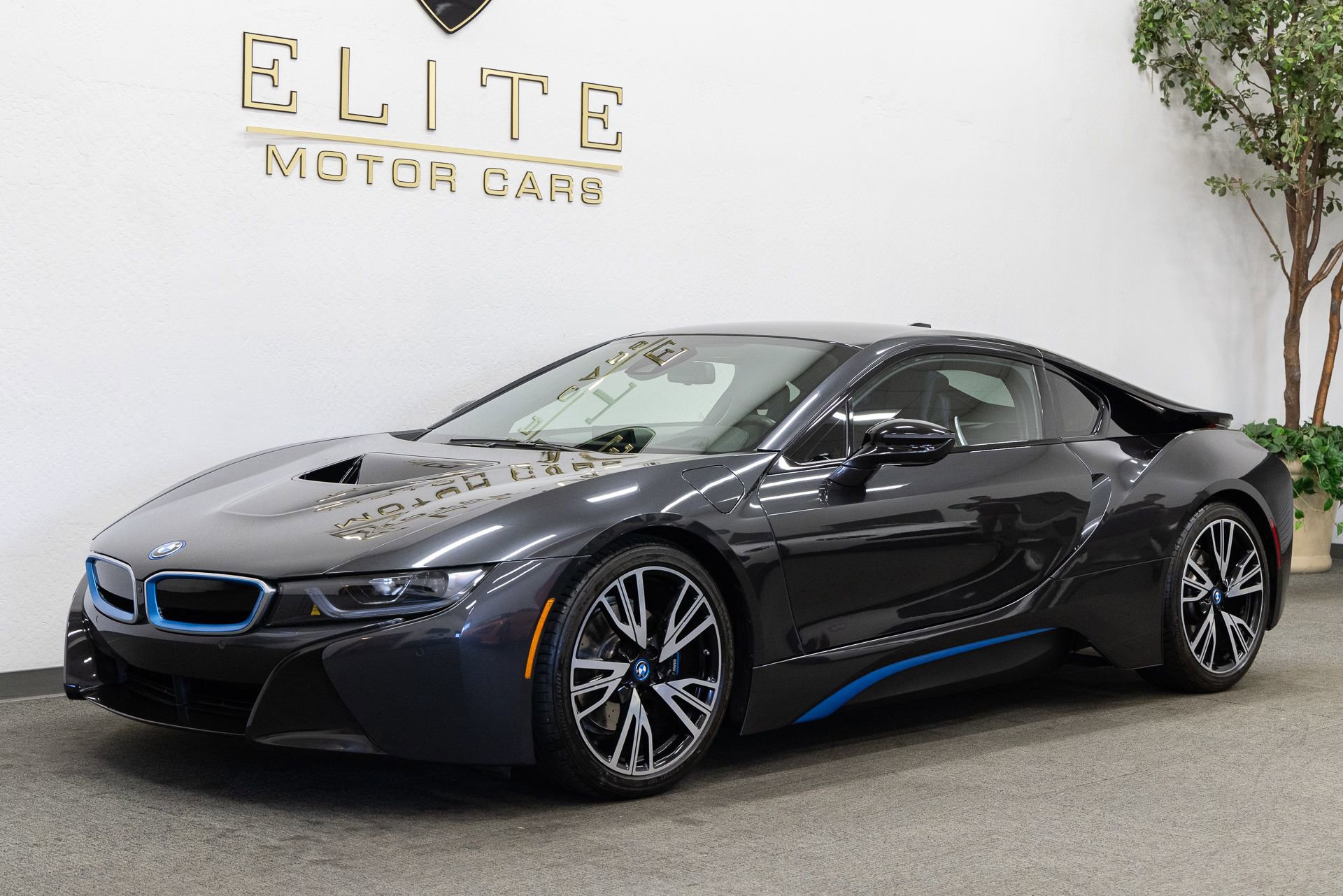 Used 2016 BMW i8 AWD/4WD image 1