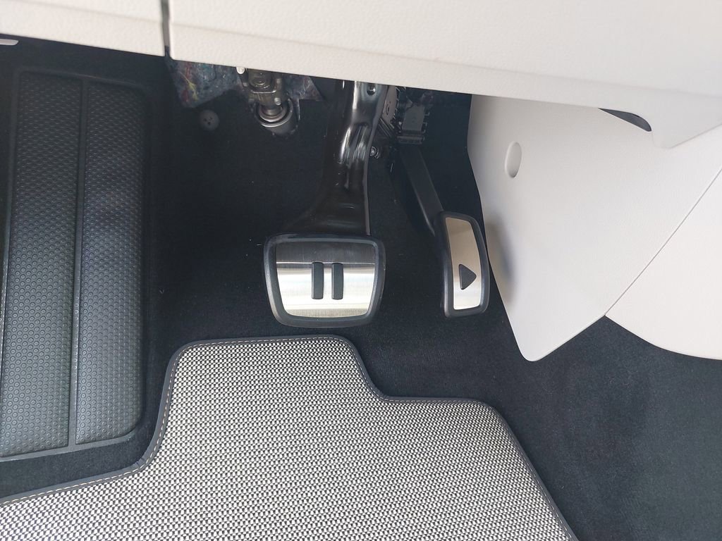 New 2025 Volkswagen ID. Buzz 1st Edition image 39