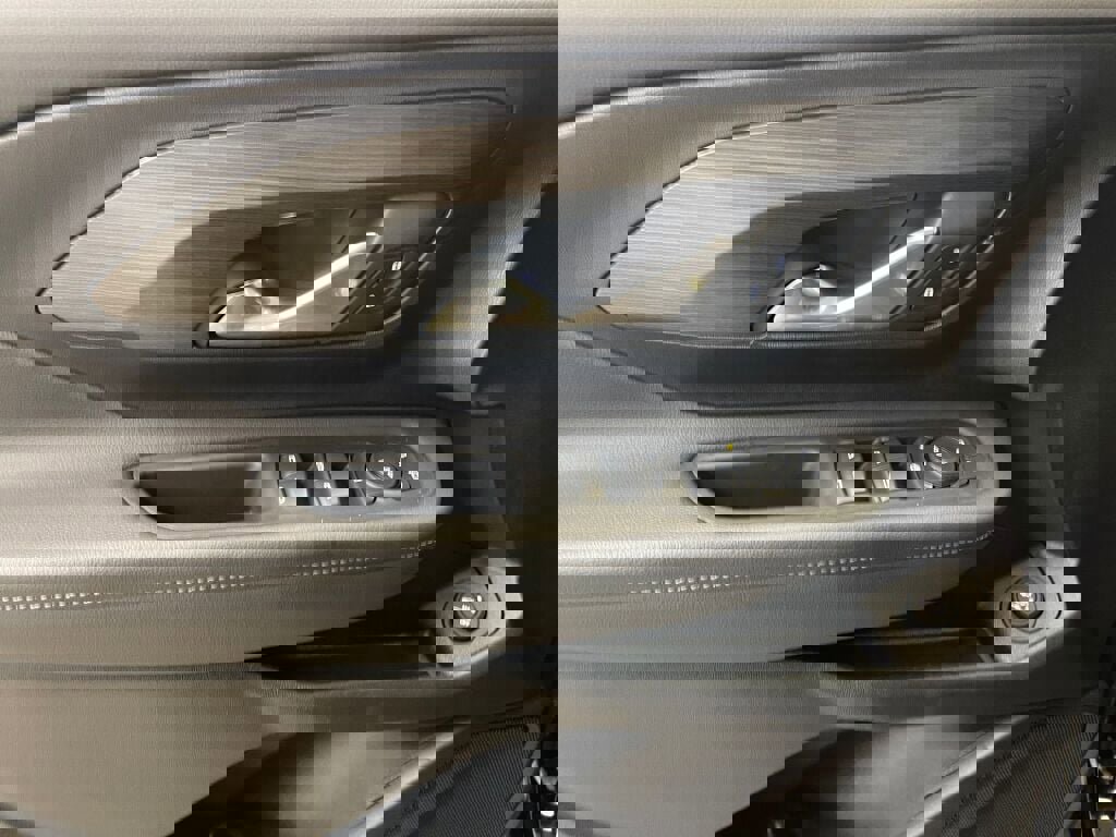 Certified 2022 GMC Terrain SLE w/ Driver Convenience Package image 8