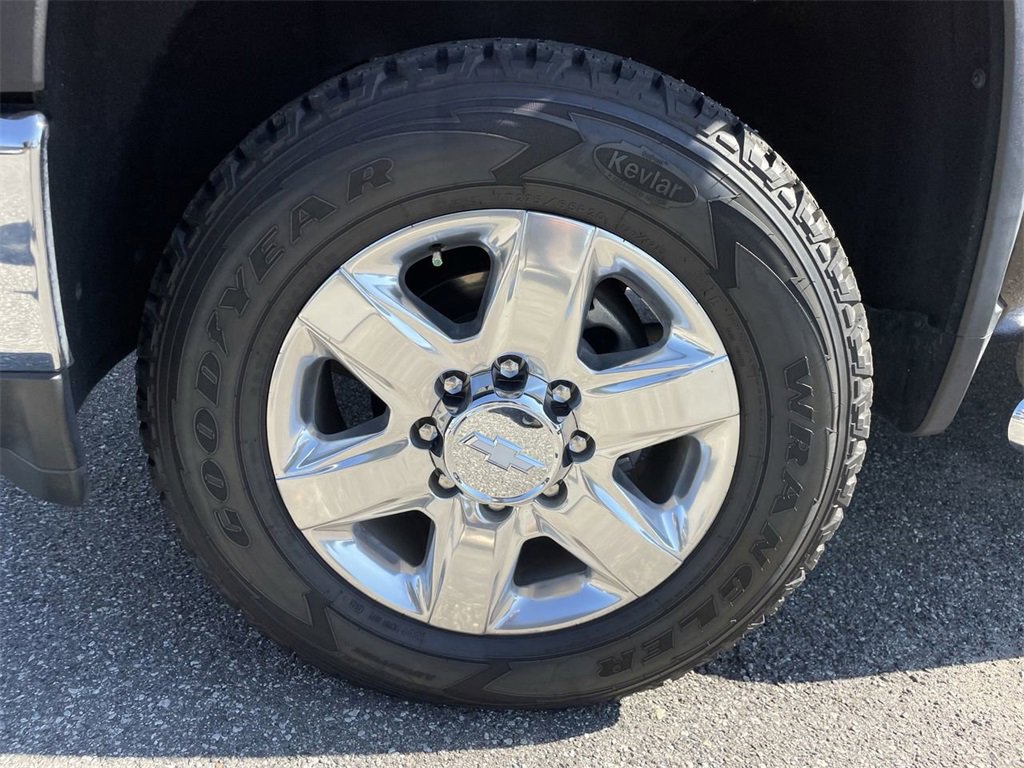 Used 2020 Chevrolet Silverado 2500 LTZ w/ LTZ Premium Package image 34