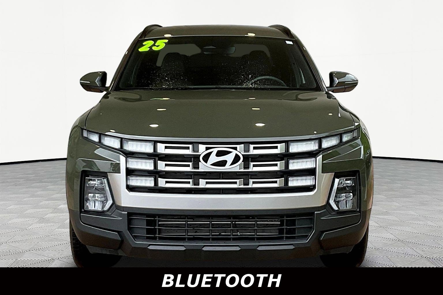 Used 2025 Hyundai Santa Cruz SEL AWD/4WD image 2