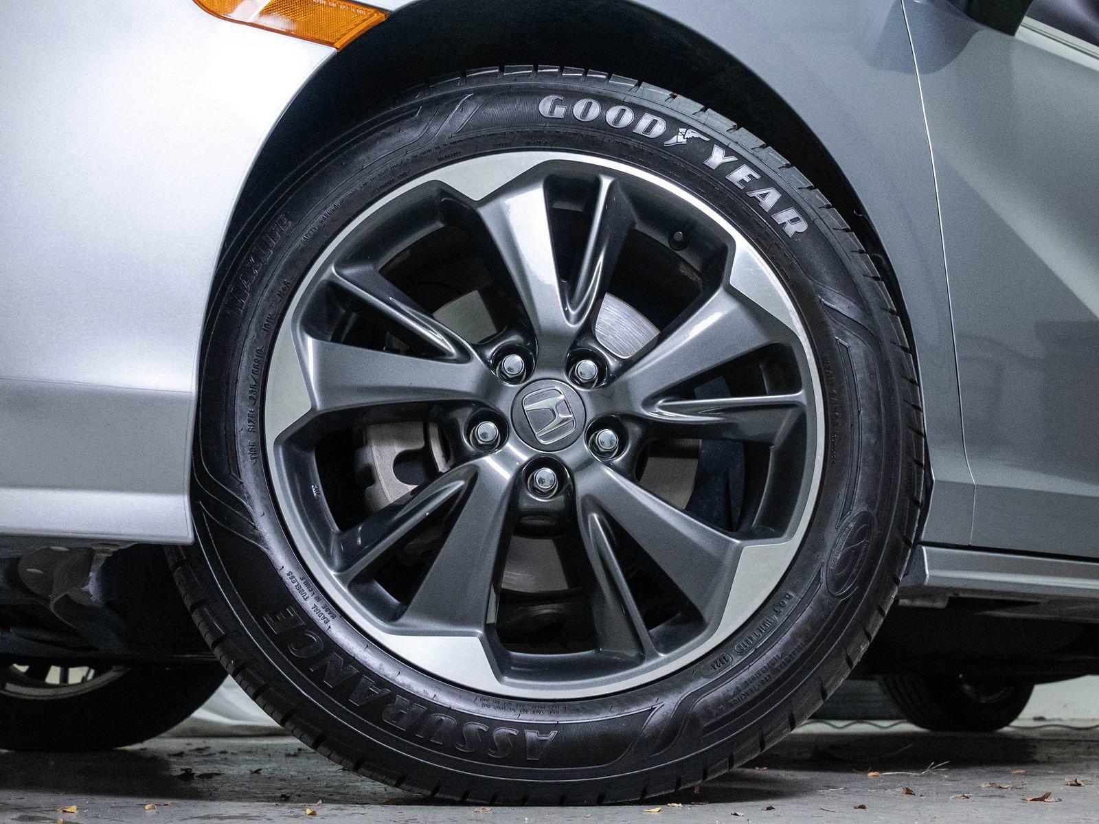 Used 2023 Honda Odyssey Elite image 5