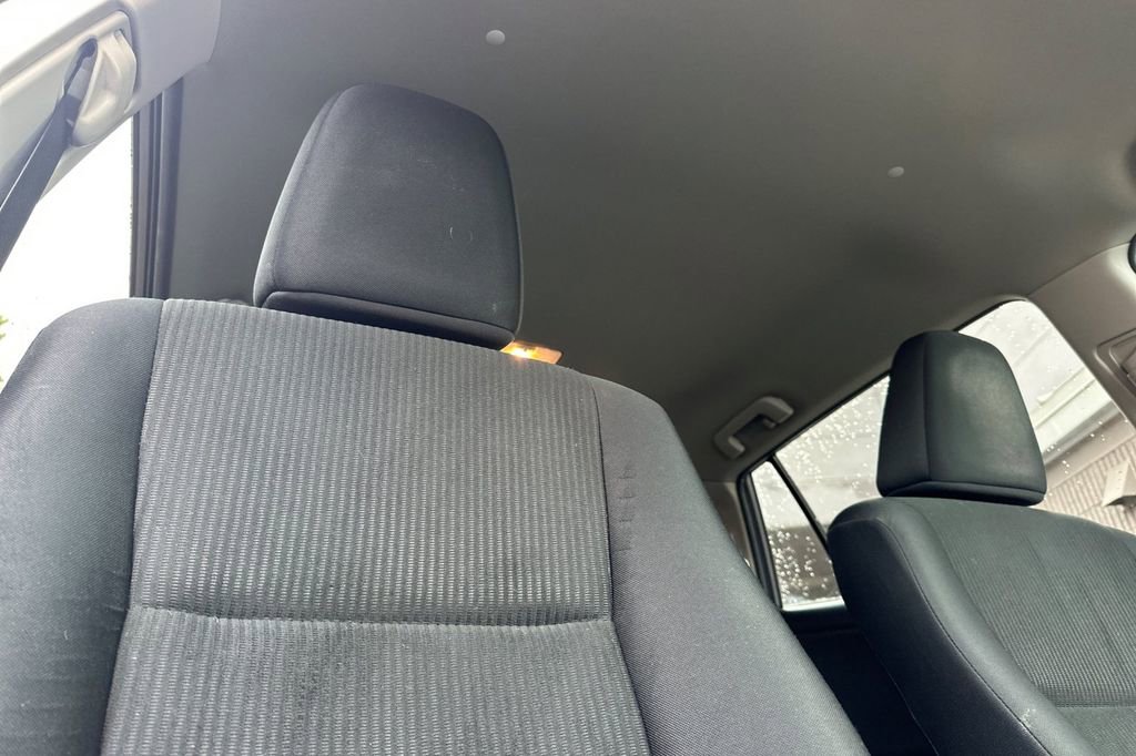 Used 2016 Toyota RAV4 LE image 17