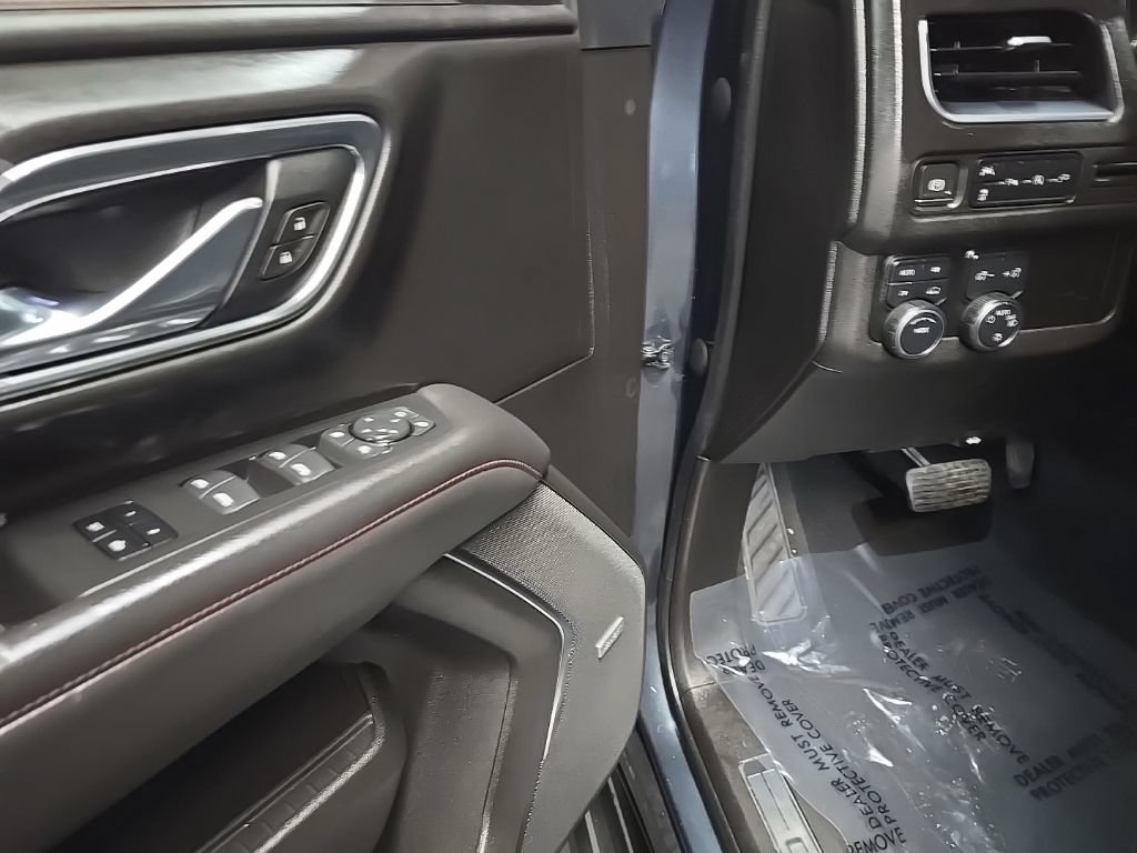 Used 2021 Chevrolet Tahoe RST w/ Luxury Package AWD/4WD image 29