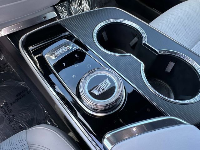 New 2025 Cadillac Lyriq Luxury w/ LPO, Floor Liner Package AWD/4WD image 24