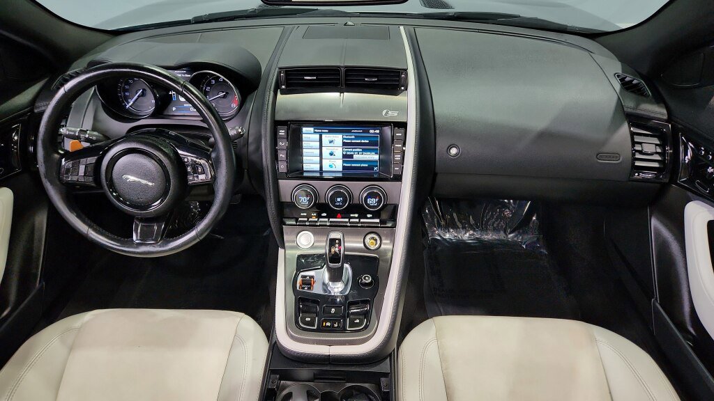 Used 2015 Jaguar F-TYPE S image 19