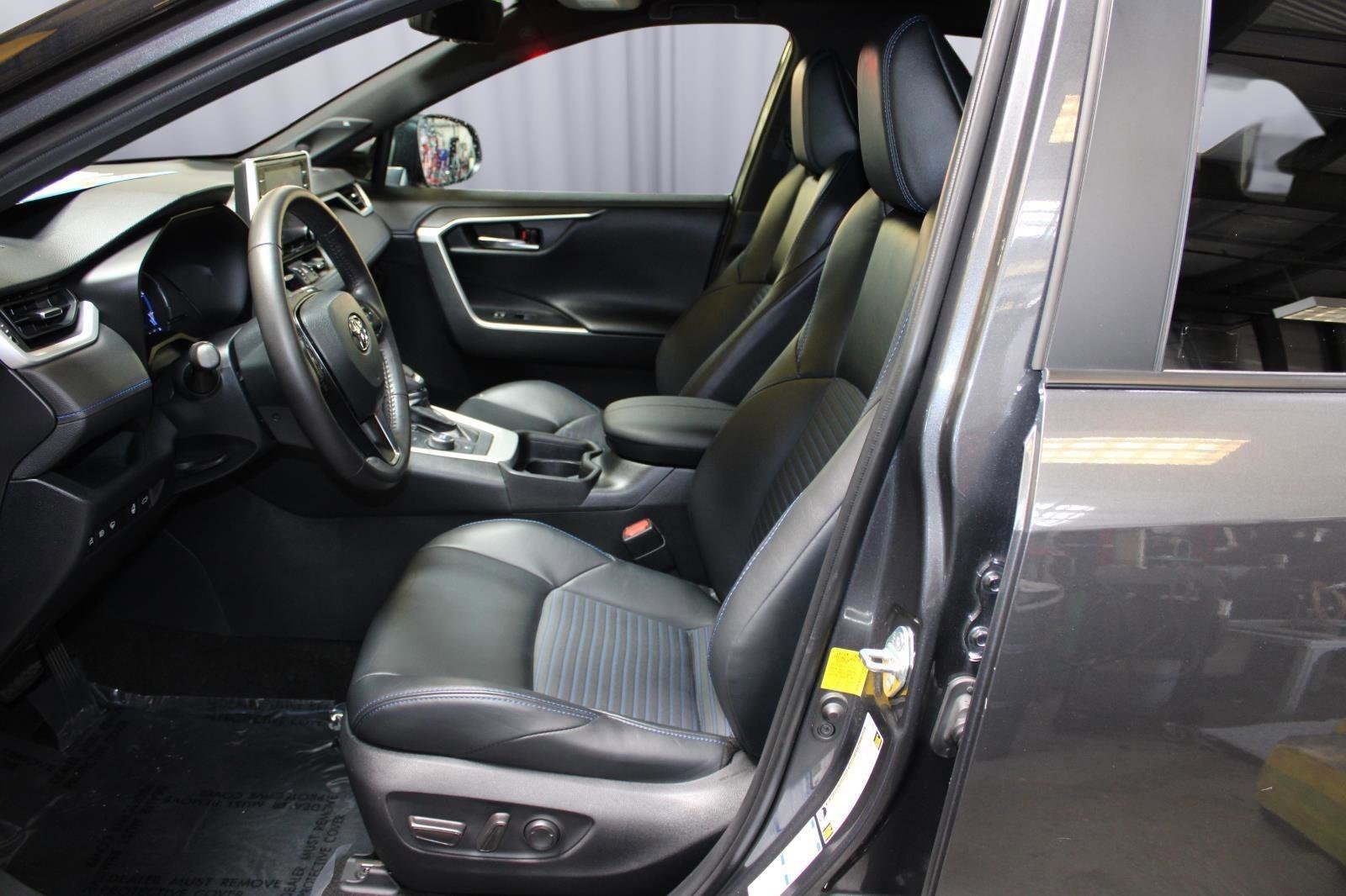 Used 2020 Toyota RAV4 XSE AWD/4WD image 35