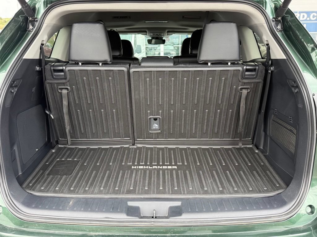 Used 2024 Toyota Highlander Limited AWD/4WD image 25