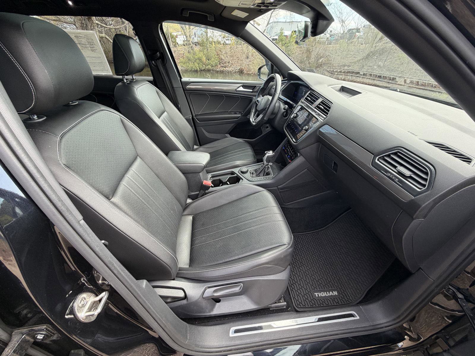 Used 2022 Volkswagen Tiguan SE R-Line image 12