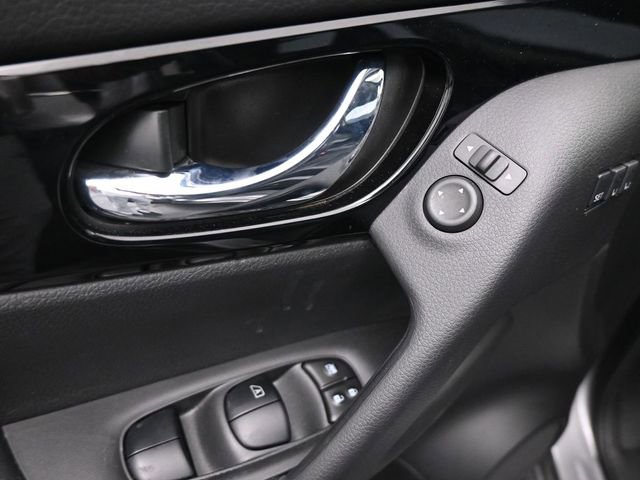 Used 2021 Nissan Rogue Sport SL w/ Premium Package image 21