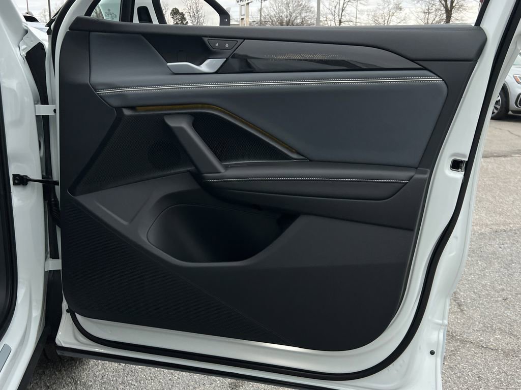 New 2026 Volkswagen Tiguan SEL R-Line image 10
