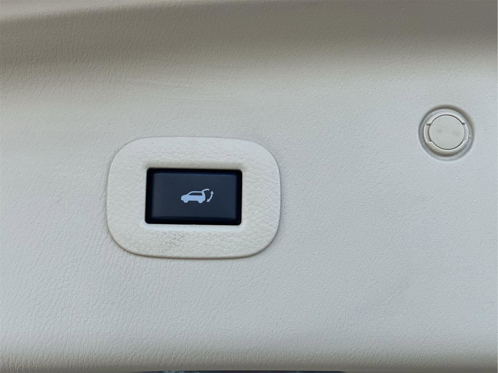 Used 2022 INFINITI QX80 Luxe w/ Cargo Package image 10