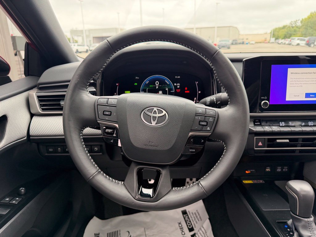 Used 2025 Toyota Camry SE w/ Convenience Package FWD image 18