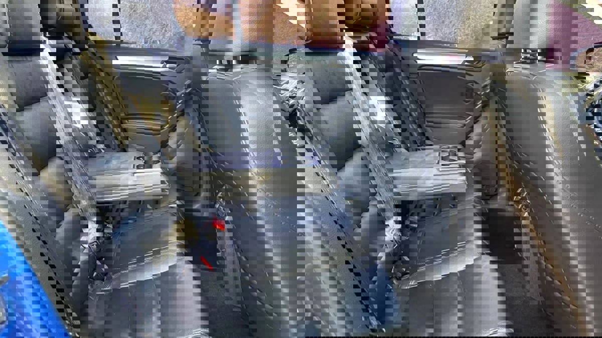 Used 2013 Volkswagen Golf R 4-Door image 38